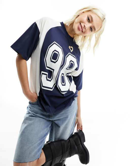 ASOS DESIGN – Granatowy T-shirt oversize z grafiką z napisem 98 w piłkarskim stylu