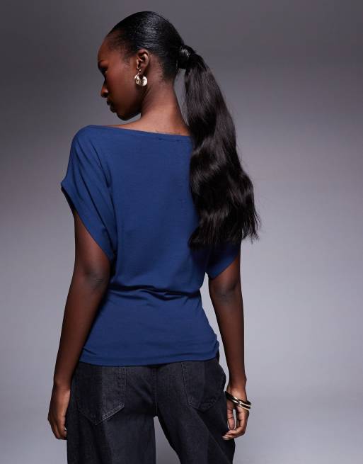 ASOS DESIGN – Granatowy top z krótkimi nietoperzowymi rękawami, 4 z 4