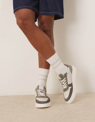  grey and white trainers in leather