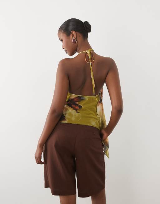 ASOS DESIGN - Grøn flagrende top med halterneck, asummetrisk kant og blomstermønster, 3 af 4