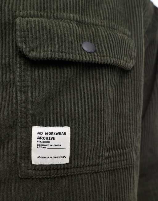 ASOS DESIGN - Grøn fløjls-overskjorte i firkantet pasform med trykknapper og badge, 3 af 4
