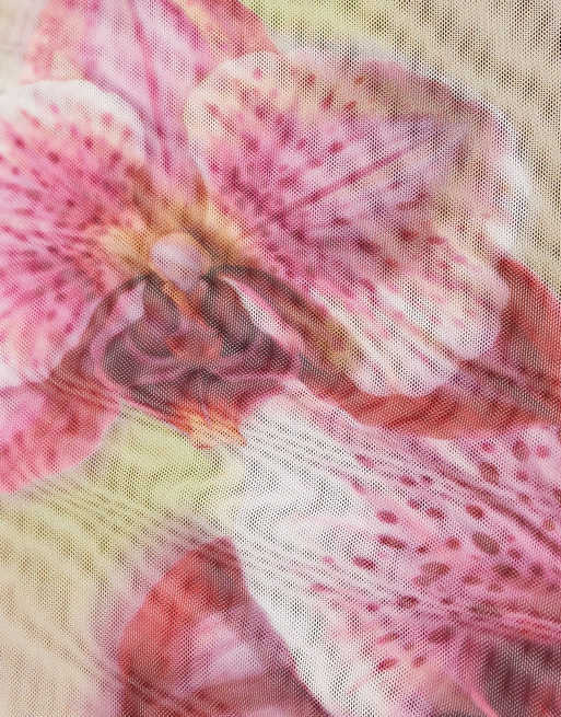 ASOS DESIGN - Grøn mininederdel i gennemsigtig mesh med blomstermønster, 4 af 5