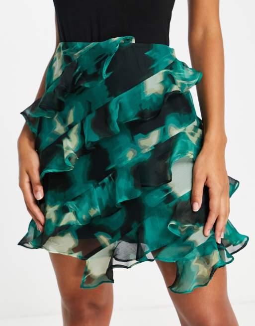 ASOS DESIGN - Grøn mininederdel med flæser og abstrakt print i chiffon 