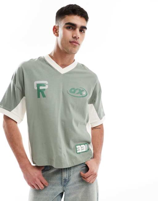 ASOS DESIGN - Grøn oversized T-shirt med sænkede skuldre, sammensyede paneler og sportsgrafik i firkantet pasform