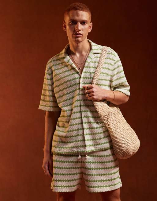 ASOS DESIGN - Grønne og ecrufarvede afslappet firkantet skjorte med revers og teksturerede geometriske striber - Del af sæt