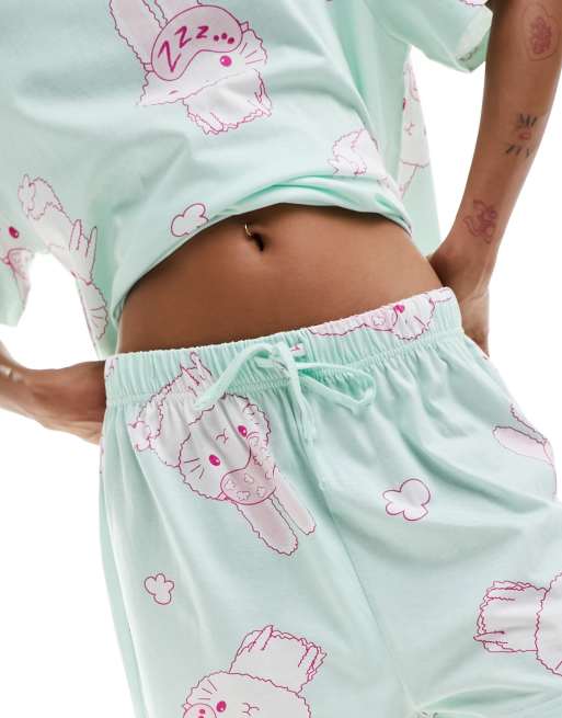 ASOS DESIGN - Grønt oversized pyjamassæt med T-shirt og shorts med kaniner på, 2 af 4