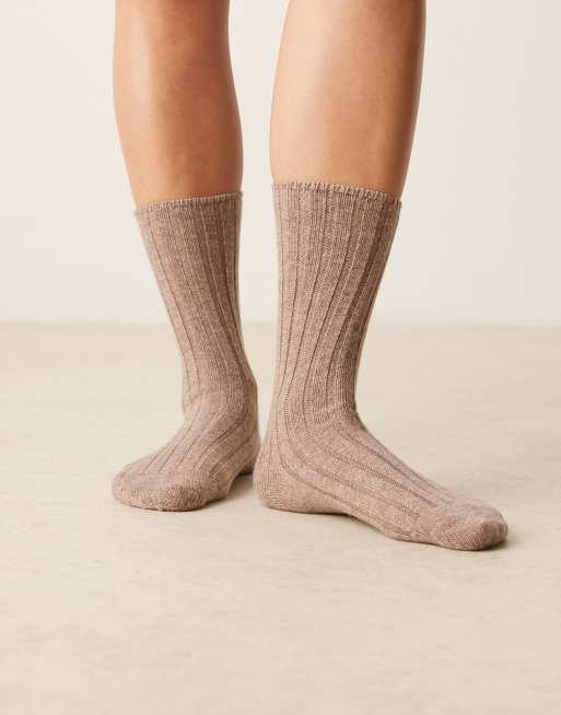 ASOS DESIGN – Grob gestrickte, gerippte Lounge-Wollsocken in Haferbeige, 3 von 3