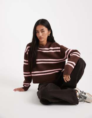ASOS DESIGN - Grober Pullover in Schokobraun und Rosa mit Rundhalsausschnitt-Bunt
