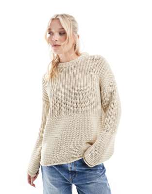 ASOS DESIGN - Grobstrick-Pullover in Hellbeige mit Rundhalsausschnitt-Neutral