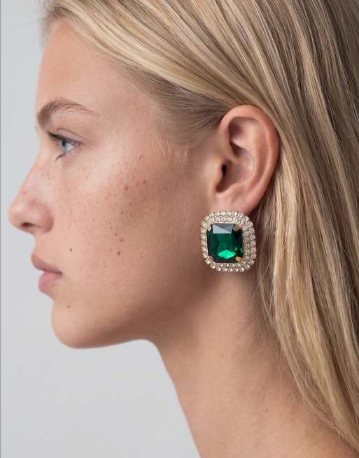 ASOS DESIGN große Ohrstecker mit grünem Kristallbesatz in Goldoptik, 2 von 5