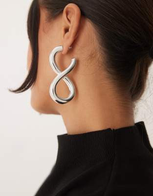 ASOS DESIGN - Große, silberfarbene Ohrringe mit verdrehtem Schlaufen-Design