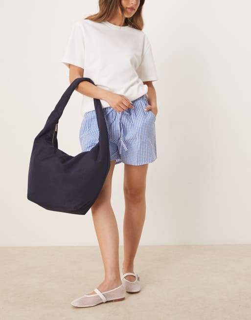 ASOS DESIGN – Große, weiche Tragetasche zum Umhängen in Marineblau, 2 von 4