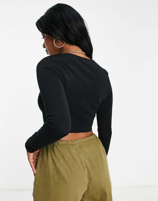 ASOS DESIGN – Größere Brust – Kurzes Oberteil in Schwarz mit eckigem Ausschnitt und Ziernaht, 2 von 4