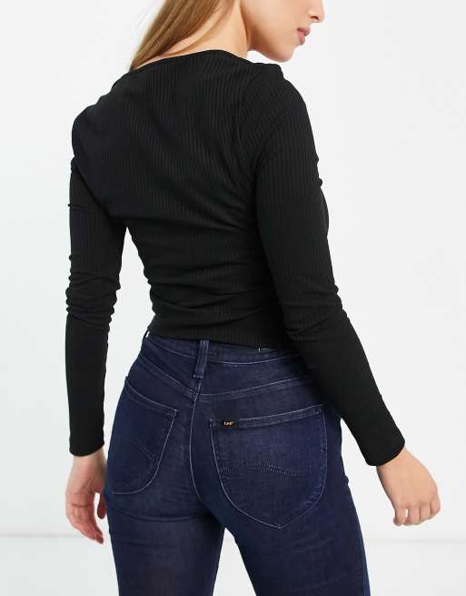 ASOS DESIGN – Größere Brust – Langärmliges Oberteil in Schwarz mit eckigem Ausschnitt, 2 von 4