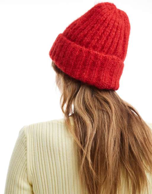 ASOS DESIGN - Grofgebreide pluizige beanie met dubbele omslag in rood, 4 van 4