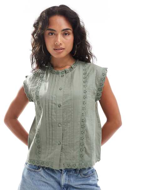 ASOS DESIGN – Grön, ärmlös skjorta med broderad kant - view 1
