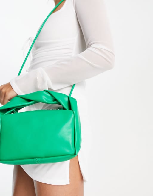 ASOS DESIGN – Grön axelremsväska med vridet handtag upptill 