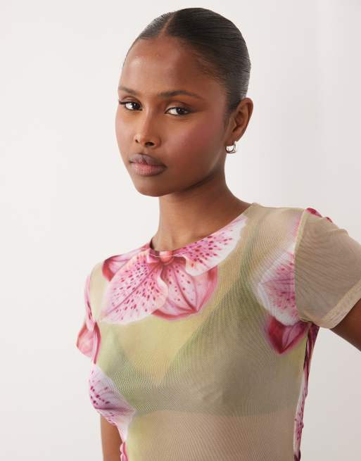 ASOS DESIGN – Grön, blommig, liten t-shirt i skir mesh, 2 av 4