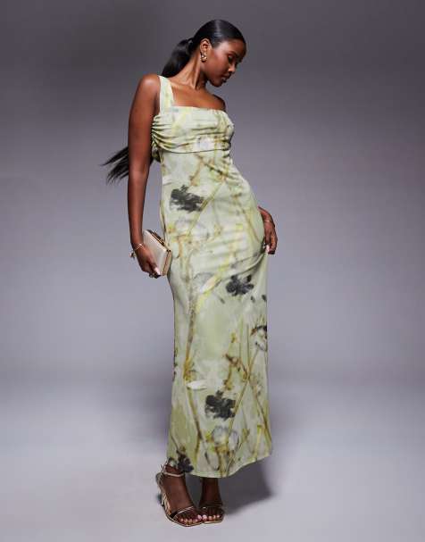 ASOS DESIGN – Grön, blommig maxiklänning i mesh med ett axelband och asymmetrisk bardotringning - view 1