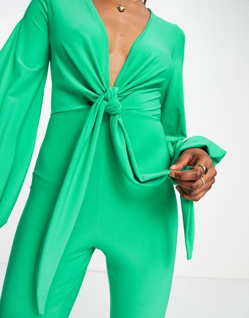 ASOS DESIGN – Grön glammig jumpsuit med djup urringning och knytning framtill, 3 av 4