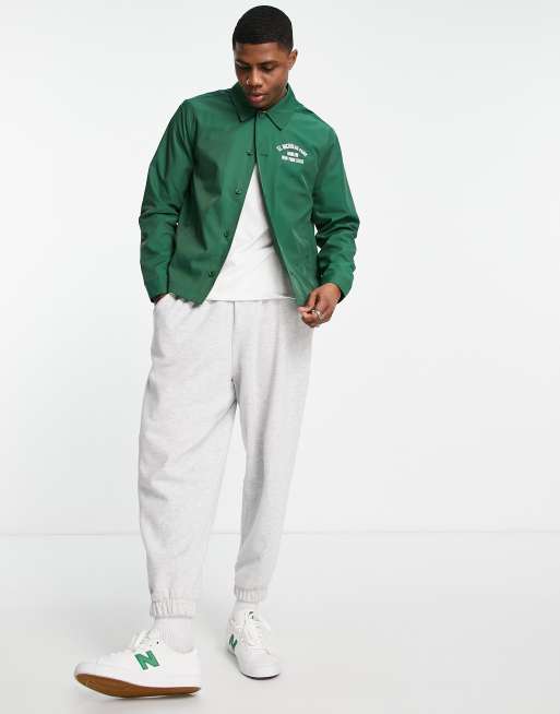 ASOS DESIGN – Grön, lätt tränarjacka i collegestil med tryck baktill av nylon, 3 av 4
