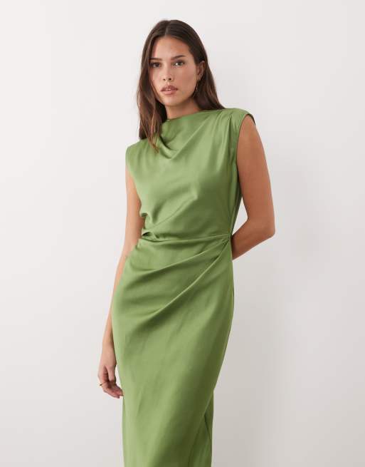 ASOS DESIGN – Grön midiklänning i satin med hög ringning och plisserat liv, 2 av 4
