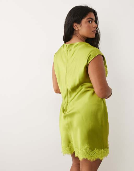 ASOS DESIGN – Grön miniklänning i satin med båtringning och spetsfåll, 4 av 4
