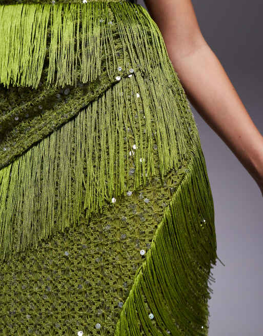 ASOS DESIGN – Grön, stickad, enaxlad midiklänning med snurrad knut, draperade franspaneler och paljetter, 2 av 4