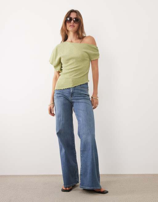 ASOS DESIGN – Grön topp med bar axel och volangdetalj, 2 av 4