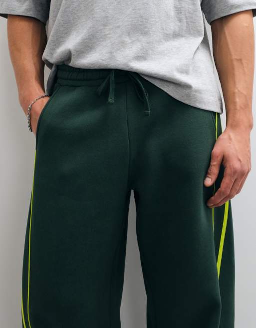 ASOS DESIGN – Gröna mjukisbyxor i cocoon-modell med revärer, 2 av 9