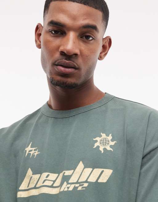 ASOS DESIGN – Gröntvättad, kraftig t-shirt i oversize med boxig passform och Berlin-tryck, 2 av 5
