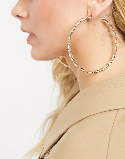 ASOS DESIGN - Grote oorringen van 80mm met gedraaid ontwerp in goudkleur, 4 van 4