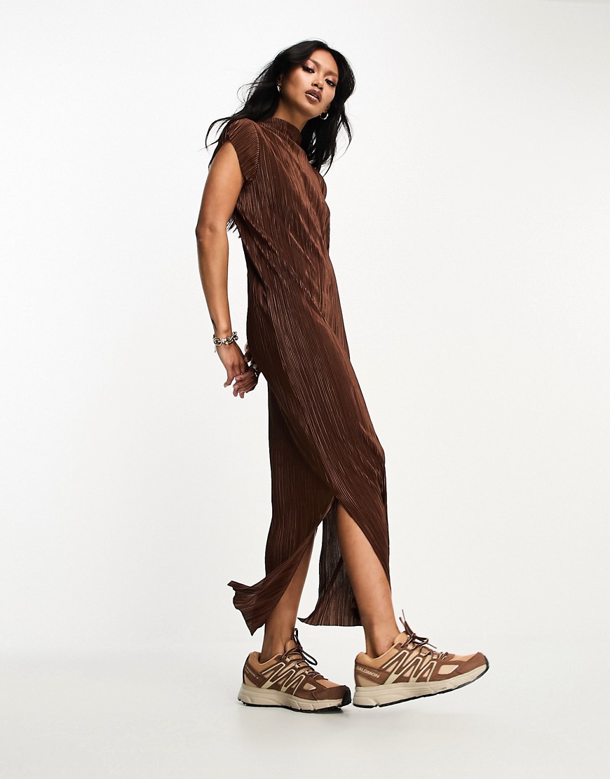 Asos Design Grown Neck Plisse Midi Dress With Cap Sleeve In Chocolate-brown