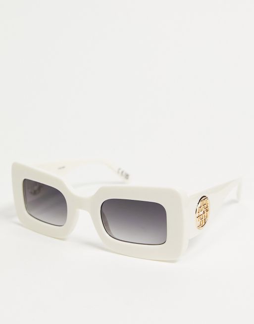 ASOS DESIGN – Grube kwadratowe okulary przeciwsłoneczne z białego błyszczącego plastiku z metalowym monogramem
