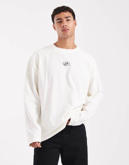  ASOS DESIGN – Gruby kremowy T-shirt oversize z długim rękawem i naszywką na piersi 