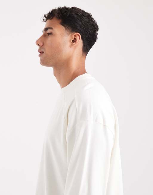  ASOS DESIGN – Gruby kremowy T-shirt oversize z długim rękawem i naszywką na piersi , 4 z 5