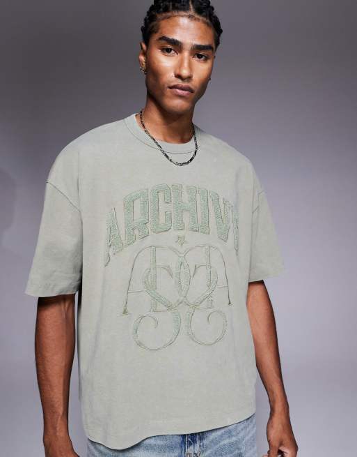 ASOS DESIGN – Gruby T-shirt oversize o pudełkowym kroju z graficznym napisem w spranym kolorze khaki o gramaturze 220 g/m²