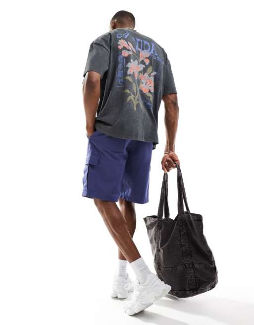 ASOS DESIGN – Gruby T-shirt oversize w spranym grafitowym kolorze z kwiatowym nadrukiem na plecach