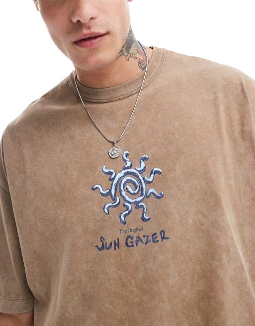ASOS DESIGN – Gruby T-shirt oversize z materiału o gramaturze 220 gsm w spranym brązowym kolorze z nadrukiem z przodu
