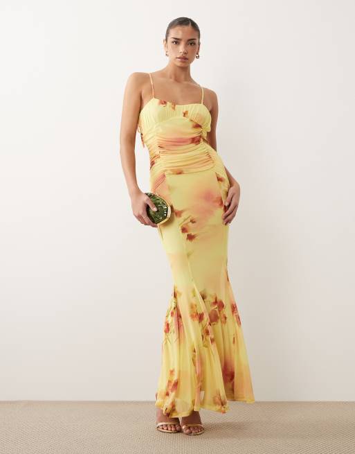 ASOS DESIGN – Gul, blommig klänning i mesh med fishtail och kontrasterande bystinfällningar, 2 av 4