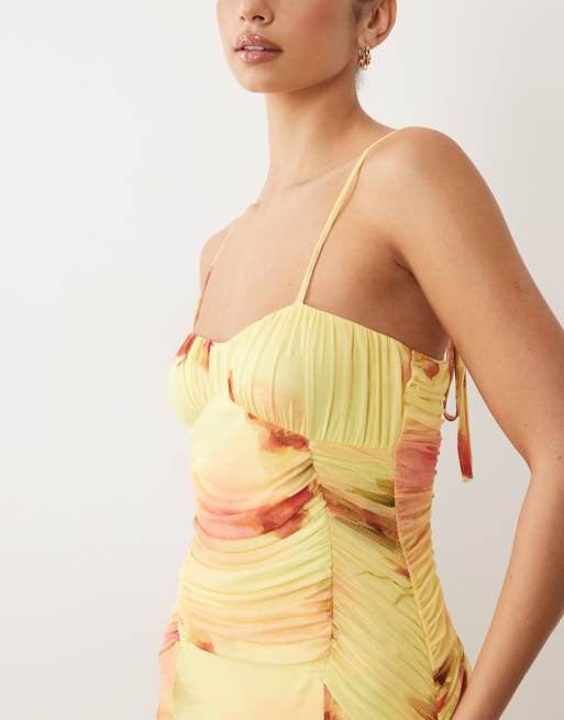 ASOS DESIGN – Gul, blommig klänning i mesh med fishtail och kontrasterande bystinfällningar, 4 av 4