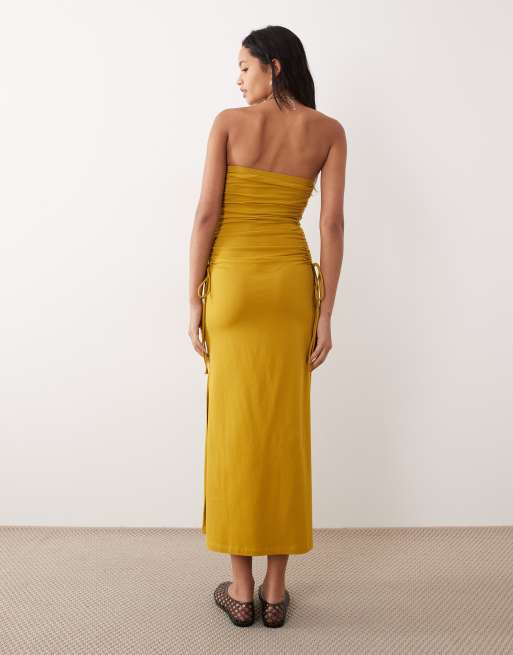 ASOS DESIGN – Gul midiklänning med bandeau-ringning och rynkning i sidan, 4 av 4