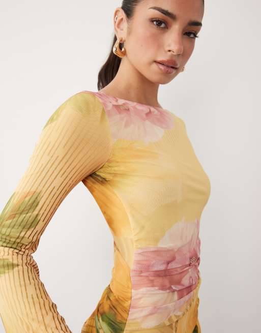 ASOS DESIGN - Gul minikjole med vandfaldsærmer, rynker og blomstermønster i mesh, 3 af 4