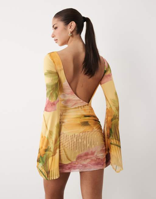 ASOS DESIGN - Gul minikjole med vandfaldsærmer, rynker og blomstermønster i mesh, 4 af 4