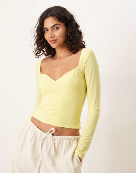 ASOS DESIGN - Gul og stram langærmet top med hjerteformet halsudskæringsdetalje - view 1
