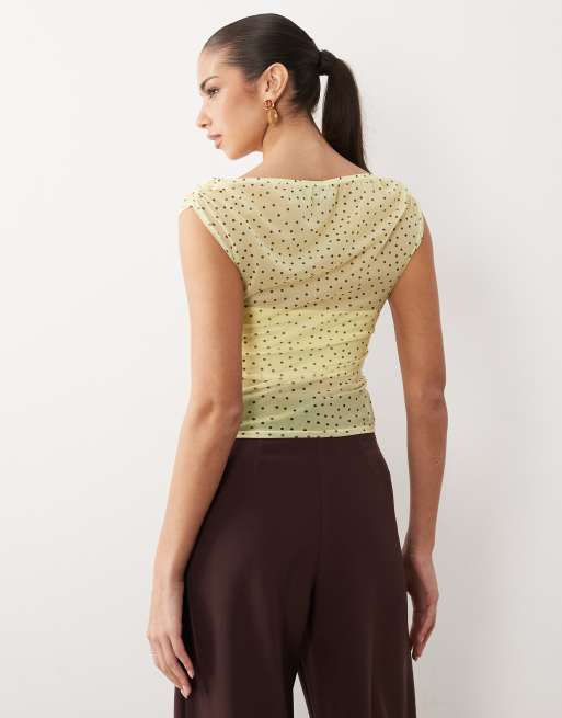 ASOS DESIGN - Gul rynket offshoulder-top med korte ærmer og hvide polkaprikker i mesh, 2 af 4