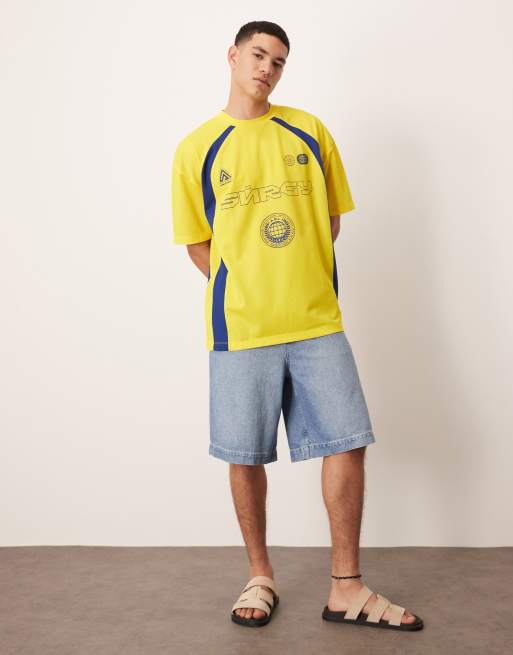 ASOS DESIGN – Gul t-shirt i oversize med sportigt tryck och paneler, 2 av 4