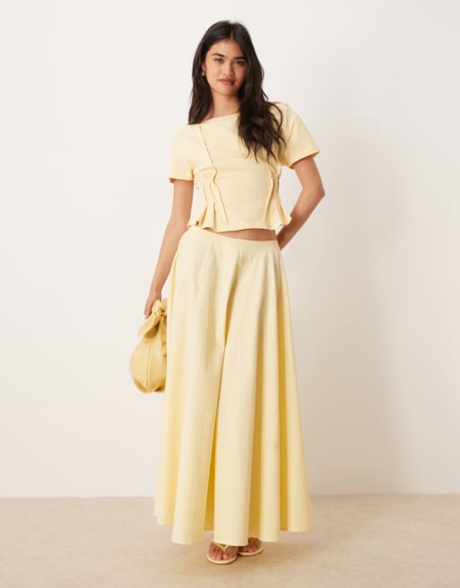 ASOS DESIGN – Gul t-shirt med bara axlar och indragen midja, 3 av 4