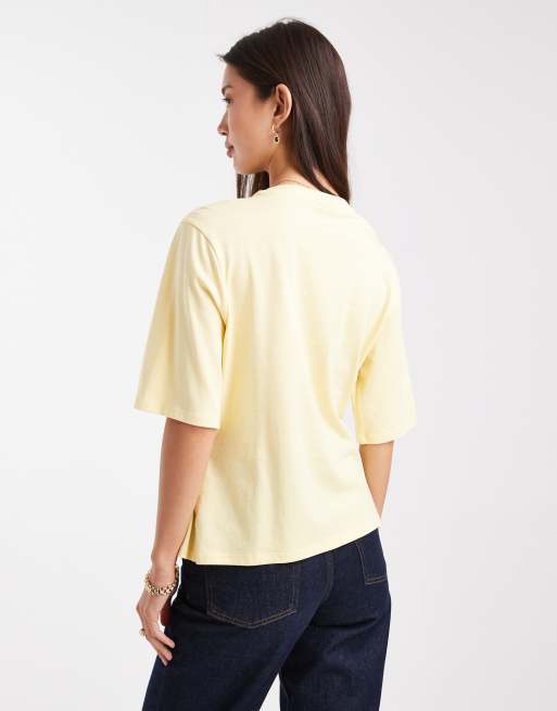 ASOS DESIGN – Gul t-shirt med indraget knytband i sidan, 4 av 5