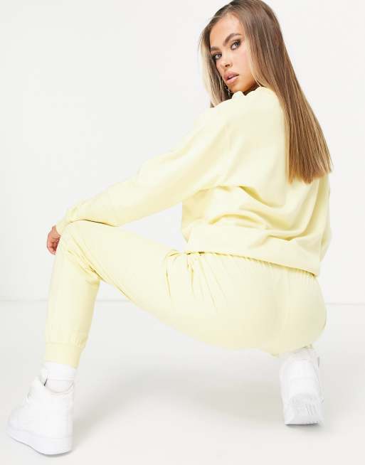 ASOS DESIGN – Gul träningsoverall i smal passform med sweatshirt och mjukisbyxor , 2 av 4